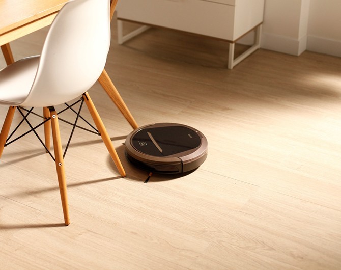 With the use of a smooth and easy to fall off the surface of the ceramic tile